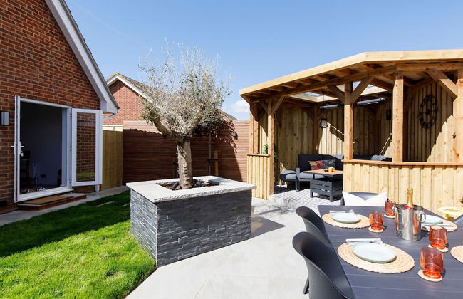 Coastal Retreat for 6 Close to Beaches - Photo 59