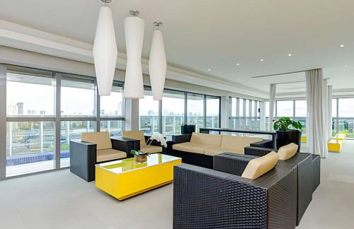 7th Avenue - Apartamentos UROOMS - Foto 24