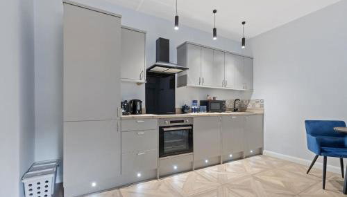 Modern Apartment Off-Road Parking King Bed Suite 1 - Foto 3, stove, dishwasher, toaster