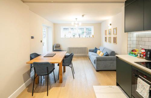 2BR Garden Flat Near Richmond & Stadium - Foto 15