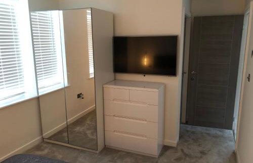 Contemporary 2 bedroom eco home with a twist - Photo 15