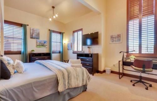 Walk Downtown Stunning Condo with Attached Garage - Foto 20