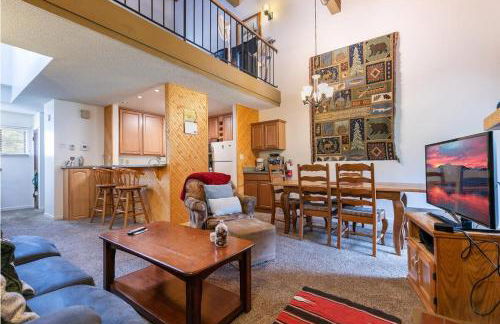 2BR Townhome Walk to Beach or Trails - Foto 8