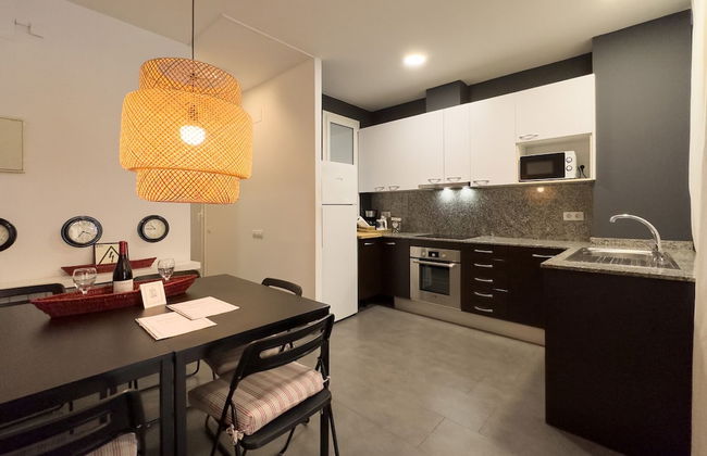 AinB Barcelona Sants Apartments - Photo 57