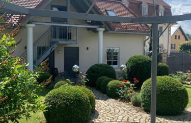 Bezaubernde Ferienwohnung mit Rosengarten - Foto 24