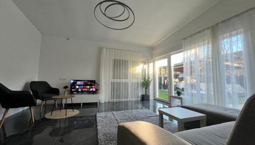 Cozy Apartment with Excellent Transport Links to Old Town, Main Station and Trade Fair - Foto 5, Garden view