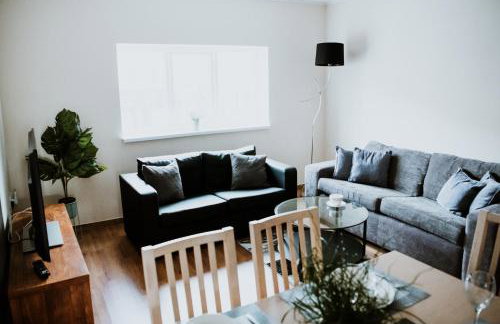 Flats near football clubs - Photo 17