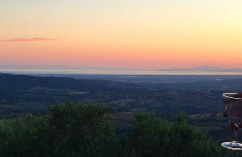 PODERE TORRICELLE 69B Pancole Gr, seaview infinity pool, jacuzzi, sauna, exclusive villa with 2 bedrooms for 4 - If you total 5 or 6 people there is an independent suite in main villa with private ensuite bathroom, kitchenette and garden dining area - Foto 26