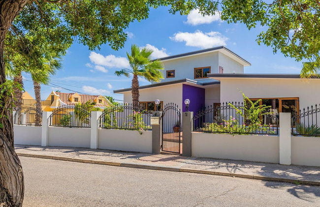 Spacious 4BR Villa Private Pool Cozy Location - Photo 49