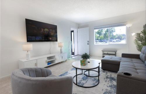 Comfortable Willow Glen Home w Central AC&Heater - Foto 9