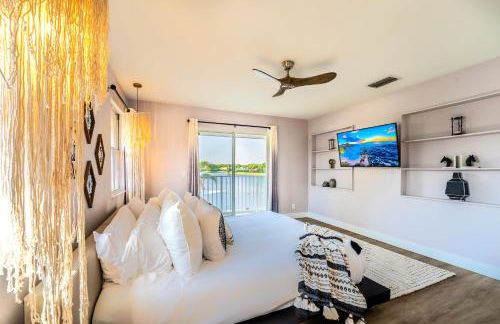 Waterfront Villa with Beach, Pool, Cinema, Game Room and Tiki - Foto 10