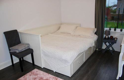 Amazing 2-Bed Home w/ Private Garden Free Parking - Foto 10