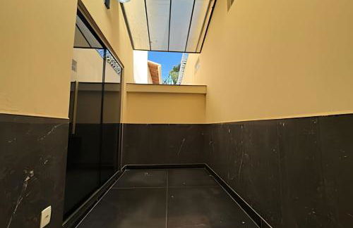 Espaçosa casa próxima ao Centro - Foto 44