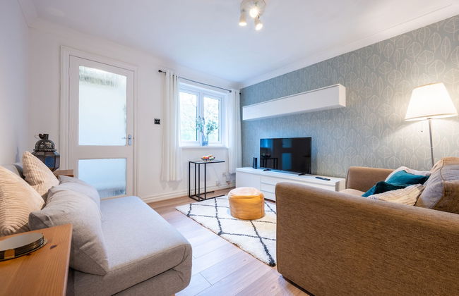 Llansannor Drive by Tŷ SA - Free Parking - Photo 15