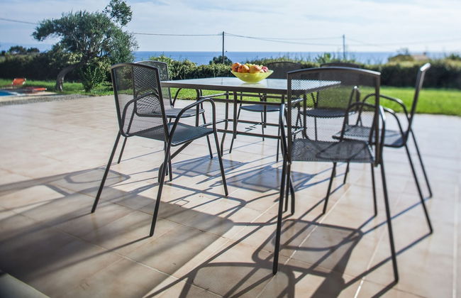 Absolute Villa by Stylish Stays - Photo 50