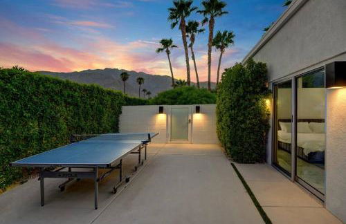Palm Springs Luxury Home With Pool and Next to Downtown & Airport - Photo 9