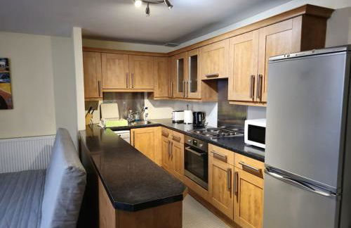 2 Bedroom Modern stylish Apt in Glasgow City Centre - Photo 6