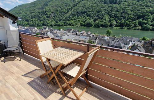 Riesling Appartement for 2 - 4 People - Billiards - Balcony with Mosel View - Parking - Wine Barrel Bar - Fully Equipped Kitchen - Netflix - WaipuTV - 3 km from Cochem - Foto 27