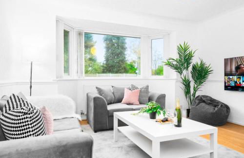 Four Bed House - Garden - Parking - Speed Wi-Fi 75CMR - Foto 37