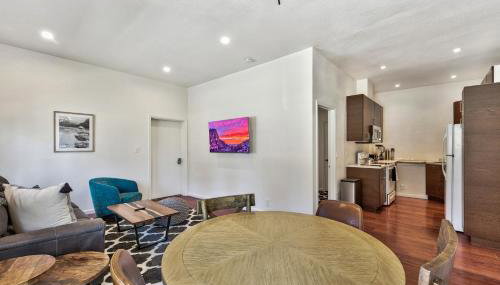 Zephyr Cove first level 1 Bed: close to everything bike, ski, swim! - Foto 3, minibar