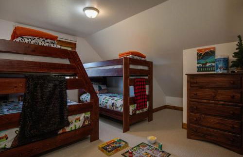 Alpine Airspace by KABINO Airpark Foosball Garage Satellite - Foto 37