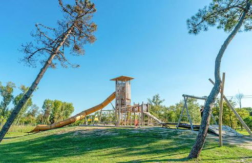 3 Bedroom Nice Home In Albarella Ro - Foto 8