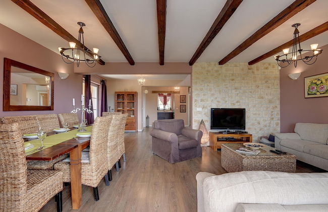 Villa in Rakalj Near Beaches With Pool - Photo 16