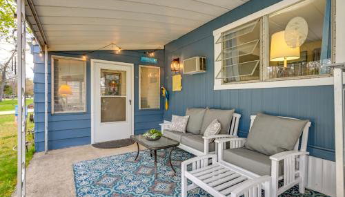 Walk to Lake Huron Pet-Friendly Caseville Cottage - Foto 2