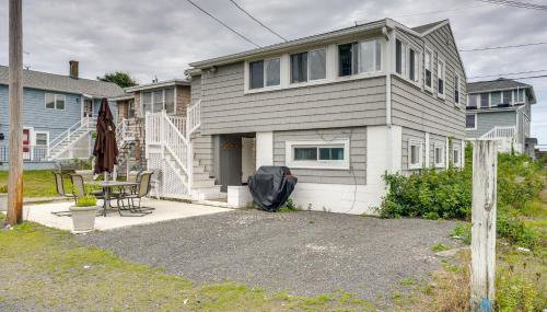 Rockport Cottage with Patio - Steps to Beach! - Foto 2
