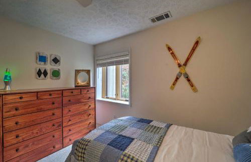 Hike, Fish and Ski Beech Mtn Condo with Balcony - Foto 18