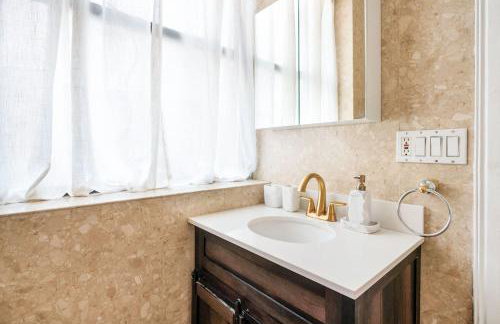 26A-2 Spacious brand new Fully Furnished 2-Bedroom in Prime Murray Hill Move-In Ready - Foto 20