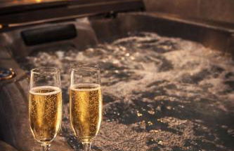 Eden House, Cocon sensuel et romantique avec jacuzzi - Foto 6