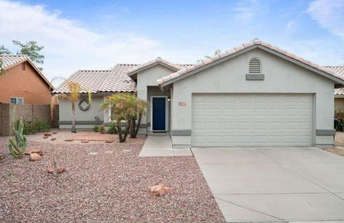 Sunkissed Private Pool 3BR Oasis w Outdoor Lounge - Foto 7