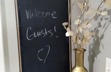 The Bluebird Guesthouse *walk to downtown* - Photo 19