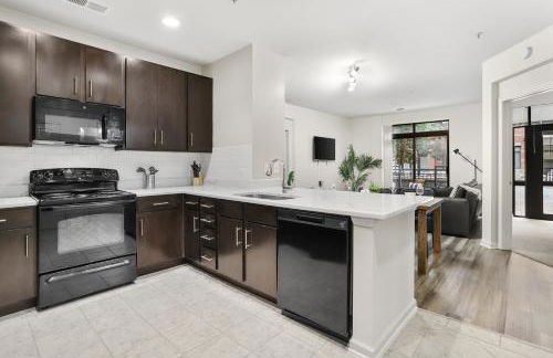 Spacious Comfort Near Downtown Hotspots - Foto 8