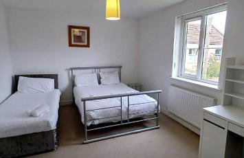 The Green House Durham Large Family & Contractor Stay Sleeps 12 with Ample Parking - Foto 3