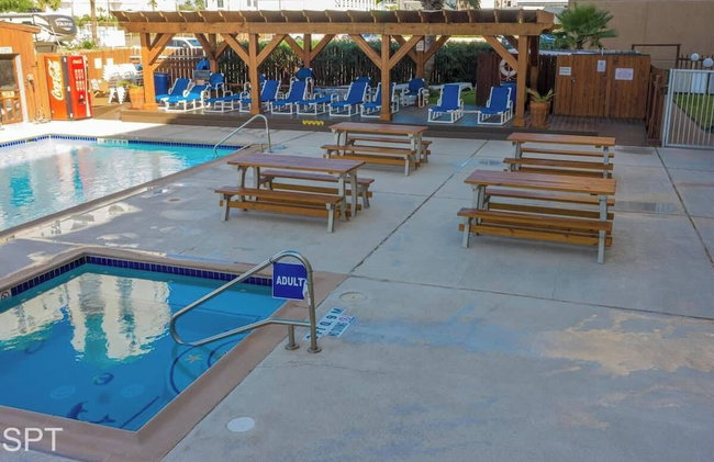 Luxe 1 Bedroom House with Pool - Gulfview II unit 410 - Photo 49