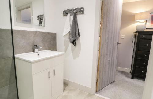 Capel Mawr, Basement 19 - Photo 38