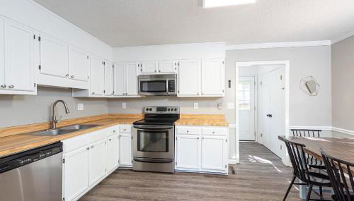 3BR Kid Friendly Fenced in Swingset - Foto 4