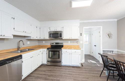 3BR Kid Friendly Fenced in Swingset - Foto 4