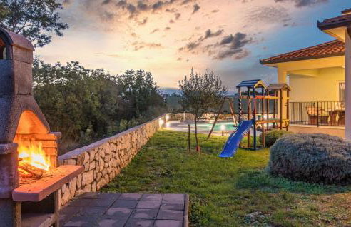 Villa Marilu, modern villa with pool near the sea - Foto 17