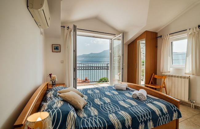 Spacious Family 4BR Seaside House, Fantastic Sea Views, 20 Meters to Beach - Foto 12