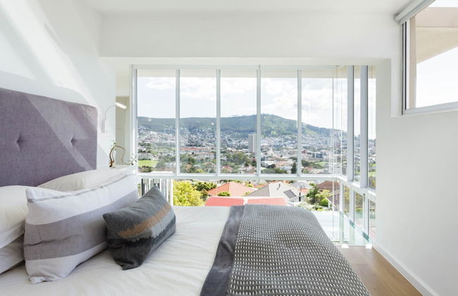 Modern, Chic Penthouse With Mountain, City Sea Views - Foto 6