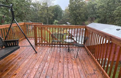 Rustic Mountaintop Cabin on small farm with WiFi - Foto 11