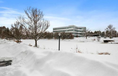 Fully Furnished 1st Floor 1 Bed 1 Bath Condo - Close To Shopping & Hwys North&South - Foto 32