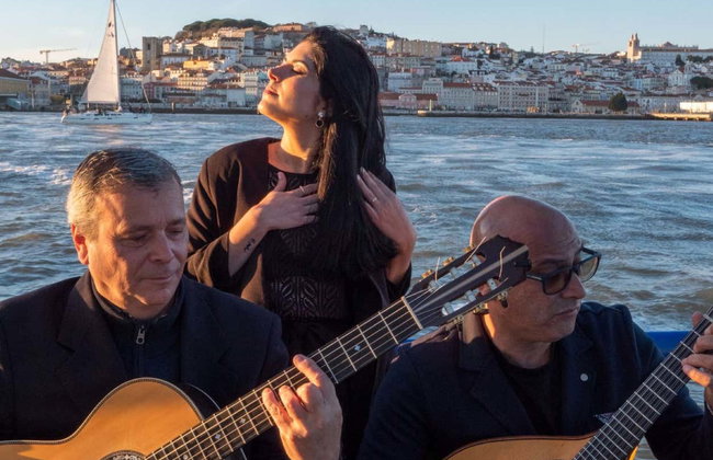 Paseo en barco con espectáculo de fado - Foto 5