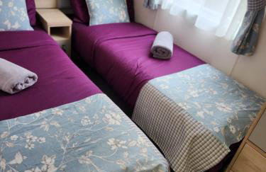 luxury new 3 bed caravan with stunning sea view on private beach in Thorness bay - Foto 49