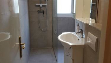 Apartment Roko - Foto 5, Shower