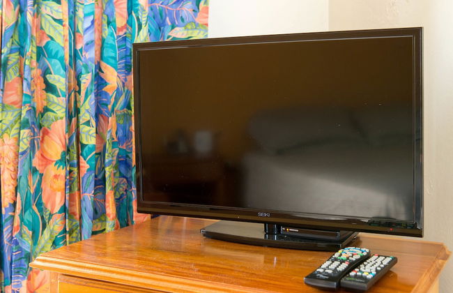 Point Village Studios and Suites - Photo 12