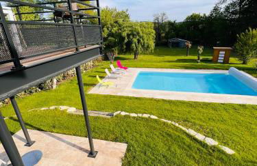 Les Mazades à 10 min de Périgueux avec piscine chauffée, meublé de tourisme classé 3 étoiles - Foto 17